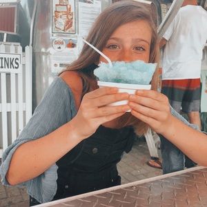 Meet your Posher, Mallory